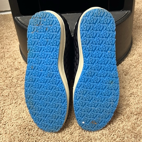 P448 John Esb Sneaker
39 fits like 8 1/2 - Picture 3 of 6